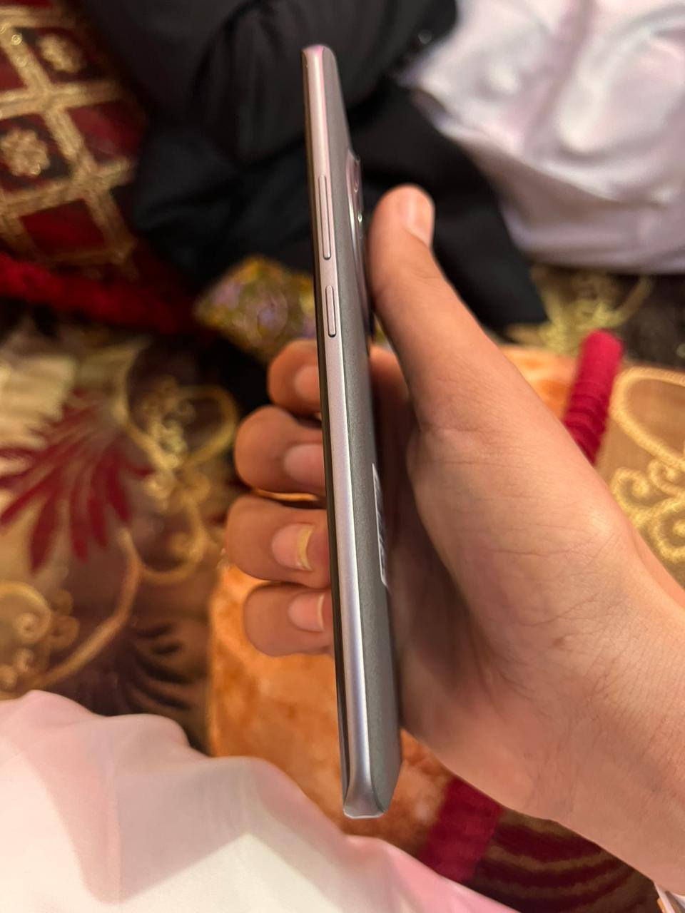 سلام عليكم ريلمي14بر فقط جديد جهازصالو 5يام مستخدمو كله بلادي كامل ملحقاتو ويرهم مراوس 13برو ماكس لو حت مبدل بطاريه رقم ***********مكان كركوك قضاء الحويجه
