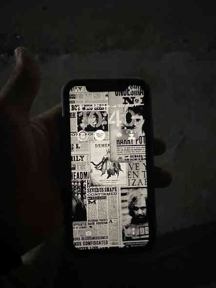 السلام عليكم ايفون ١١ 
بطاريه ٧٥ 
ذ ٦٤ 
الفيس ايدي وكف بالتحديث مدري ليش 
الجهاز بلادي 
مكاني غزاليه 
سعر ٢١٥ 
***********
