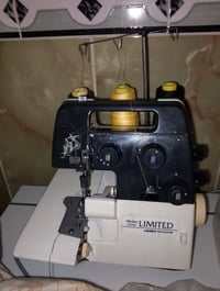 مكينة اوفر • غير مستخدمة • مكينة خياطة