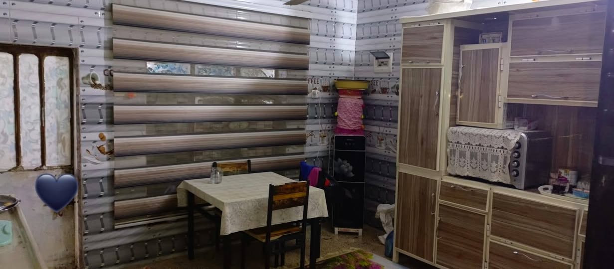 الدار للبيع
المكان حي سعيد جهاا الجنابي وخلف ملعب حي سعيد من جهاا الجنابي 
مساحه البيت 240 م 
البناء طابقين بناء 2018 
(يحتوي الطابق الاول... على غرف نوم 2 واستقبال وهول ومطبخ وصحيات داخليه وخارجيه وطارمه وحديقه كبيره) 
(الطابق الثاني.. يحتوي على غرف نوم عدد 2 وهول وصحيات وسطح مساحه كبيره )

للستفسار اكثر الاتصال على الرقم (*********** )
