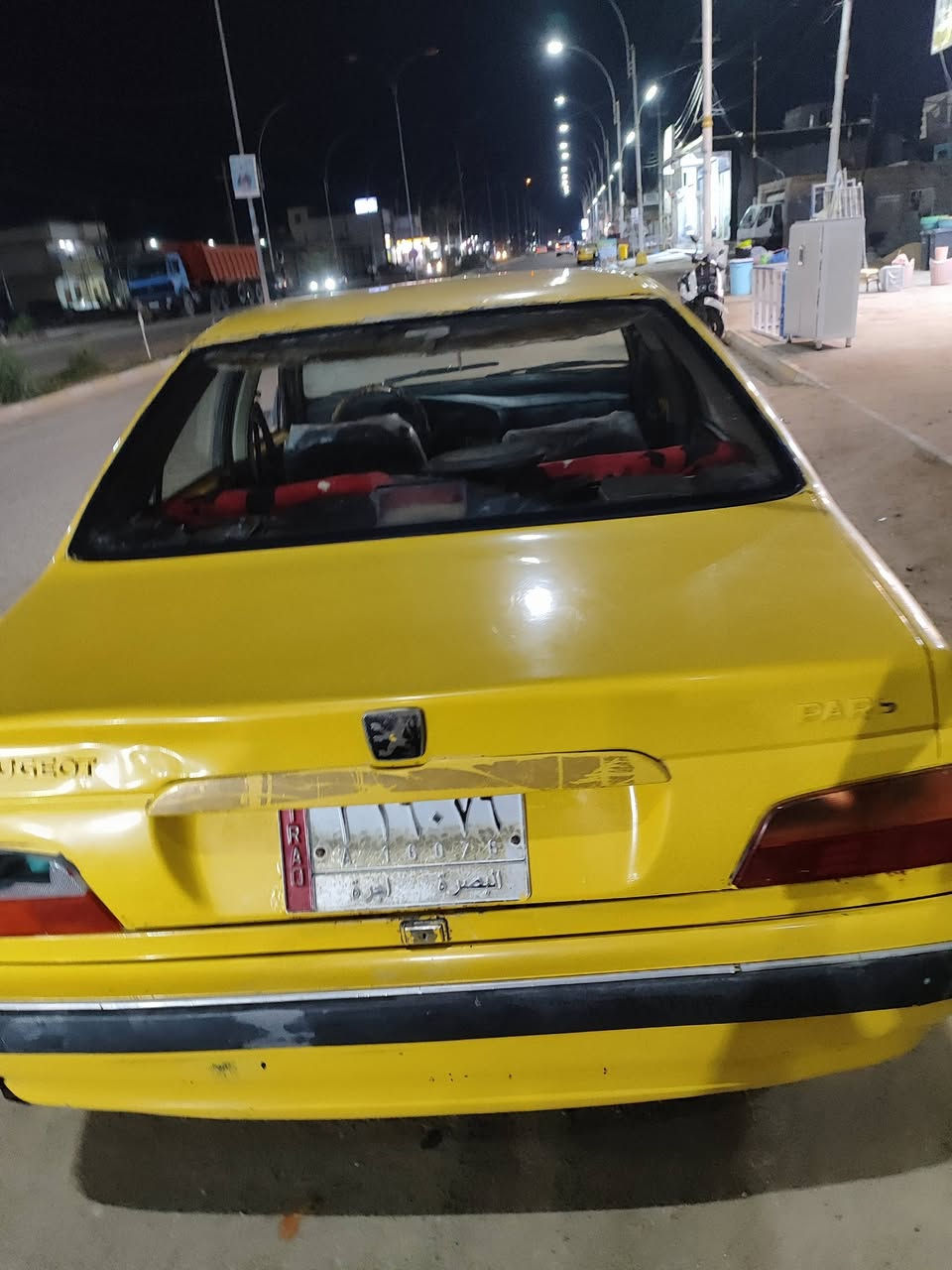 سلام عليكم راح اذكر كل التفاصيل علمود بس الشراي يخابر سياره سعره 16 ورقه سنويته ل27 سنويه رايحه وراعيه يداور هيئه غرامات خط وبحث لو تطلع مطلوبه 10 ملاين ع المشتري لو تطلع ولا الف عليهه ما عليه ابيعك حديد وراعي فقط السياره  بيجو محور كوله اوتو مكينه كير حداديه نعمه  من الله مكاني ناصريه ناحيه سديناويه  السياره نقصهه بطاين  ***********
