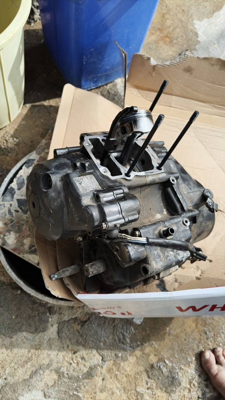 طابوكة كاملة مال دايوان 23بيهه ضربة بالفشكة الي صفحة كلج كاملة بيهة كلج كامل شغال شرط وغراضهه كاملة سعرهه 75 مكاني بغداد العبيدي.


**إذا كنت صاحب هذا الإعلان وتريد حذفه لأي سبب، رجاءا أرسل رسالة إلى الدعم الفني**