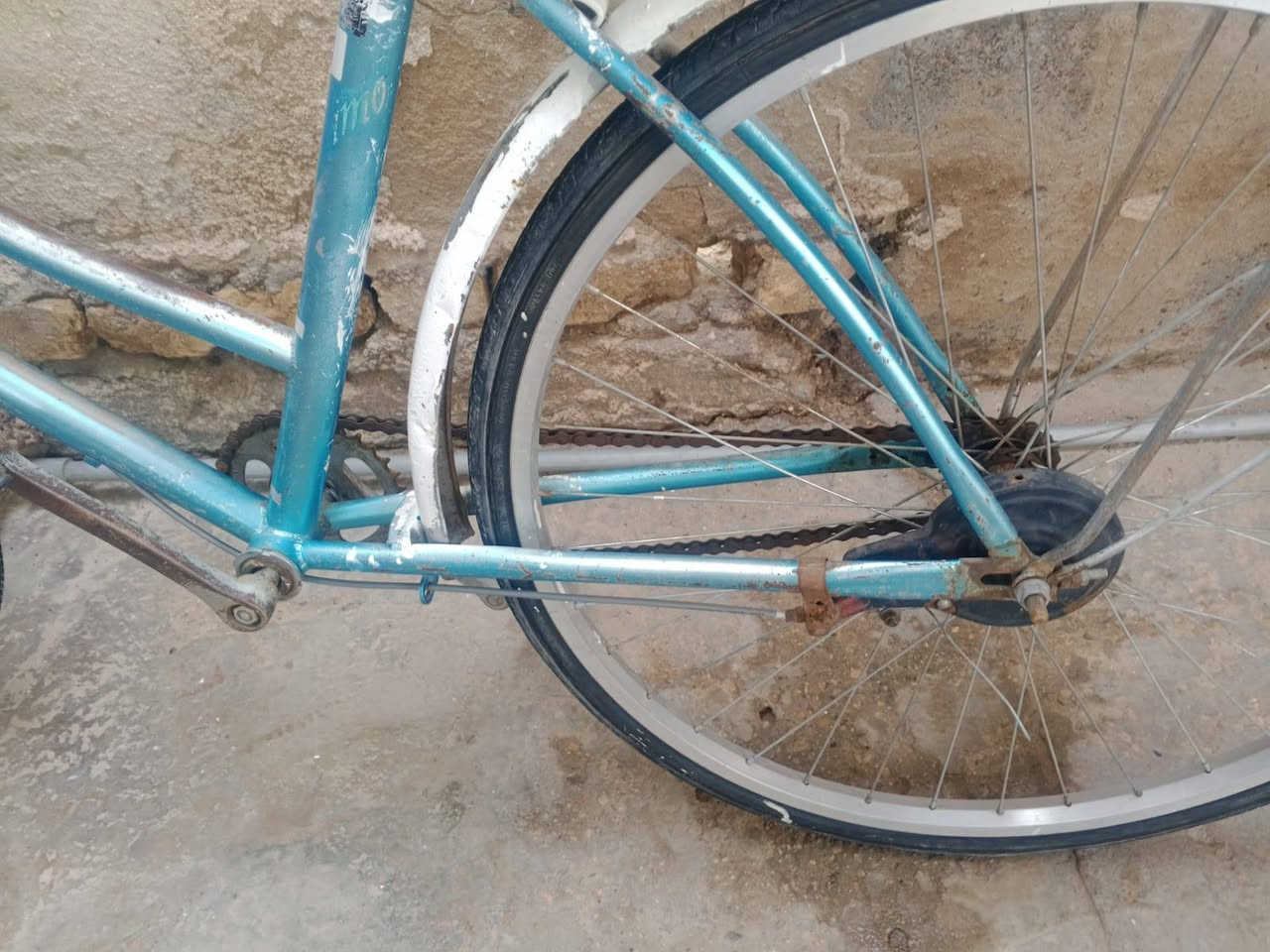 السلام عليكم
بايسكل للبيع بناتي نضيف 
السعر 30 الرقم *********** واتساب
