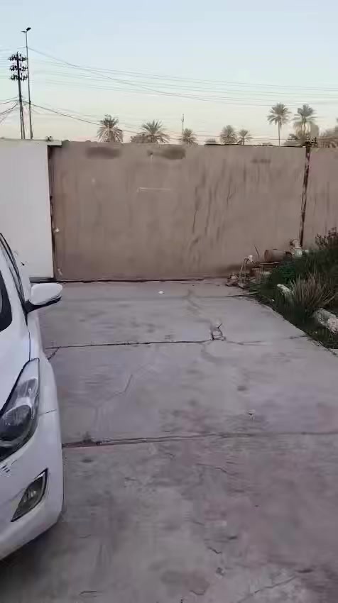 السلام عليكم اللبيع النترا موديل 13 رقم اربيل بسم كردي بس وكاله يسوي لان محجوزه اموله فتحه مكينه 16 بيها قطعتين صبغ والباقي مكفوله سعرها 70ورقه وبيها مجال شراي يتصل ع رقم صاحب سياره
 ‭0780 827 2772‬نجف كوفه مكانه
