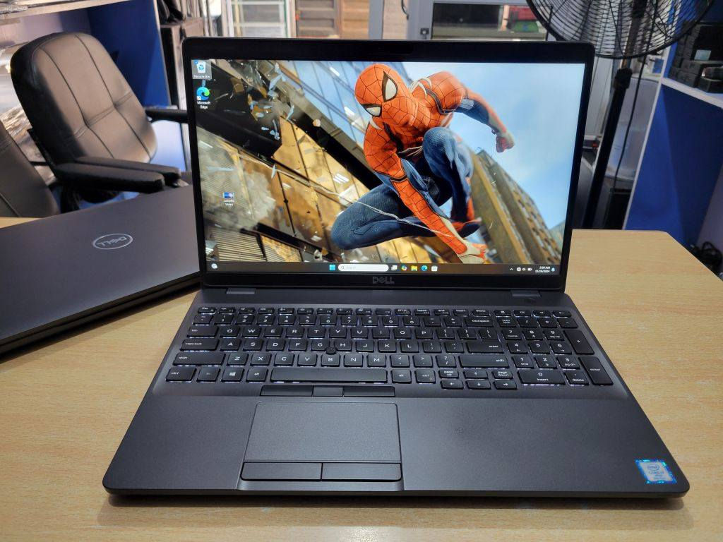#معالج_فئة___H___كارت__خارجي__2GB

💻 Dell Latitude 5501 لمس 

✔️ المعالج: Intel Core i5-9400H – الجيل التاسع بحرف H للأداء العالي
✔️ الرام: 8GB DDR4 – قابلة للتطوير
✔️ التخزين: 256GB NVMe SSD – قابل للتطوير
✔️ كارت الشاشة الخارجي: NVIDIA MX130 – سعة 2GB
✔️كارت داخلي intel Uhd 4GB
✔️ الشاشة: 15.6 إنج FHD لمس (Touch) بدقة 1920×1080
✔️ لوحة المفاتيح: عربي – إنكليزي مع إضاءة خلفية (Backlight)
✔️ الشاحن: شاحن Dell أصلي

🎯 مناسب لـ: التصاميم، البرامج الهندسية، البرامج المكتبية والحسابية، التصفح، والأمن السيبراني.

🔹 الحالة: وارد اوربي غير مستعمل بالعراق (كالجديد) نظافة 95% فما فوق 
🔹 البطارية: بحالة جيدة(ضمان ساعه فما فوق)

■ ضمان(١) فحص وتشغيل امام المندوب 
■ ضمان(٢) استخدام اسبوعين اي خلل مصنعي يتم الاستبدال بنفس الموديل


**إذا كنت صاحب هذا الإعلان وتريد حذفه لأي سبب، رجاءا أرسل رسالة إلى الدعم الفني**