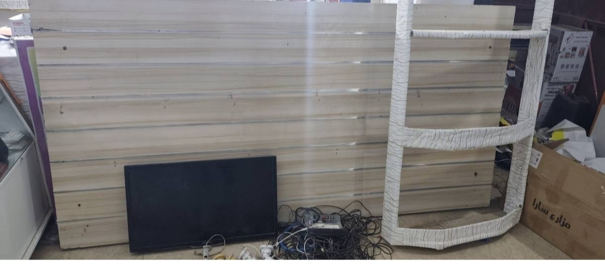 3 لوحات تعليك كفرات اكسورات مبايل نضيفات 3 قطع 50 الف 
طول وحده 2 ونص وارتفاع متر ونص إكبار كلش 
هوكات موجوده قطعه بربع الي تعلك بيهن


**إذا كنت صاحب هذا الإعلان وتريد حذفه لأي سبب، رجاءا أرسل رسالة إلى الدعم الفني**
