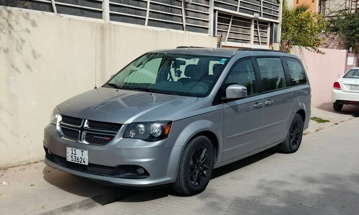 السلام عليكم دوج كرفان أكراند جديدة بمعنى الكلمة جداً نظيفة لون مميز وأحلى من الصور موديل 2016 شبه أكلين فقط قبق الجنطة بدون دواخل بدون أيرباك فول كهرباء بيبان وقبق الجنطة شاشة وسطية تبريد ثلج صور الحادث والسونار أسفل الصور السعر ١٨٥ وبيها مجال قليل للأستفسار أكثر ***********
