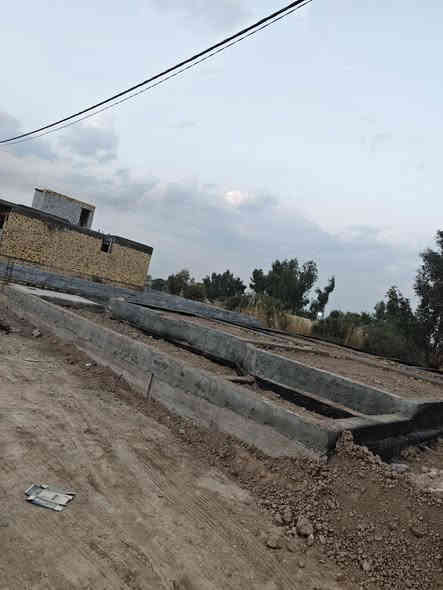 بسم الله رحمن رحيم
بتلو زراعي للبيع سند 25 مكانه حي الفرات طريق سنيه سياحي 
شارع لمقابل مكتب عصام صالحي
يبعد عن شارع لعام 200 متر  
مساحته 260 متر واجه 15 متر ونزال 17 ونص 
خريطة بنائه تحتوي على 2 غرف نوم  صاله ومطبخ وستقبال 
مجاميع صحيه عدد 2 وحديقه 3متر في 8 متر خدمات لمنطقه ماء وكهرباء وتبليط للستفسار  رقم صاحب البتلو  ***********
