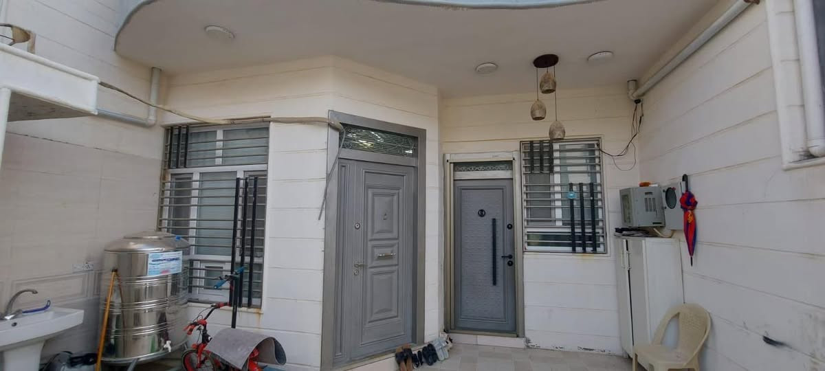 🏘🏘بيت للبيع / ديالى خانقين / داره كوناره زراعي سند 25 كيعان حجي حازم مساحة 112 متر واجهة 6.25 والنزال 18 
فرع مجمع التمار قريب من الشارع 

1 غرفة نوم واستقبال وصالة داخلية ومطبخ ومجمع صحيات داخلي وخارجي ومنور وبيتونة كبيرة 

السعر / 60 بي مجال بسيط 

للأستفسار اكثر اتصال بالارقام فقط 
***********
***********
مكتب فريا موفق للعقار
