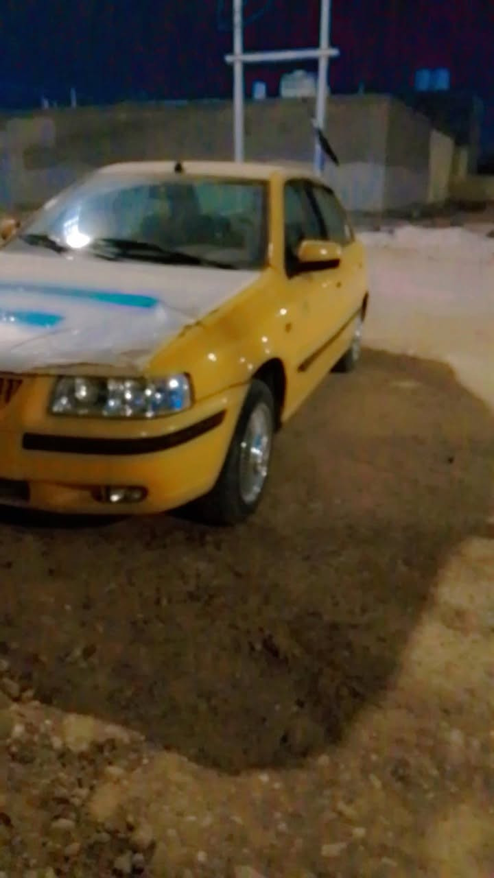 السلام عليكم من رخصت مدير الكروب سمند للبيع 2011بيها بداية بخار وبيها ظربا بل قبق  مال جنطه صدر جديد كير خيرمن الله تخم تاير كهربائي كلها شغاله شرط التحويل بغداد العبيدي ***********السعر25ومجال قليل
