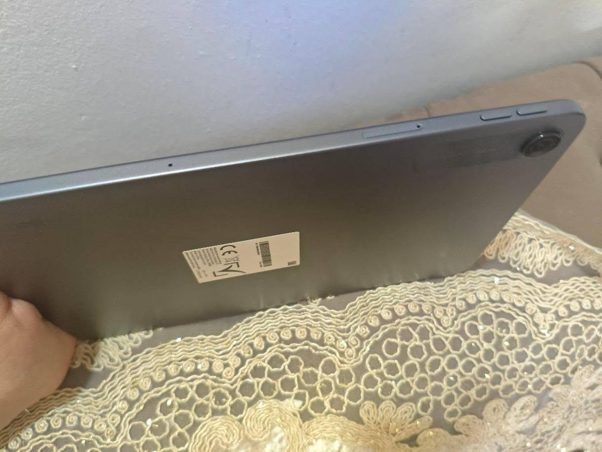 ريدمي باد 2 128 كيكا رام 4 بطاريه 7200 120 hz يشغل بيجي ٦٠ فريم اداء مستقر حجم ٩٠٧ مستخدم فقط سبوع مشحون ١٠مرات فقط   شاحنه 18 واط يفيد للعمل والدراسه  وللمشاهدت الافلام  والالعاب بيجي  ومشدودله لزكه ب 10 ربر  كل هذا وبسعر 225 الف ومالي مجال للتواصل واتس ***********

