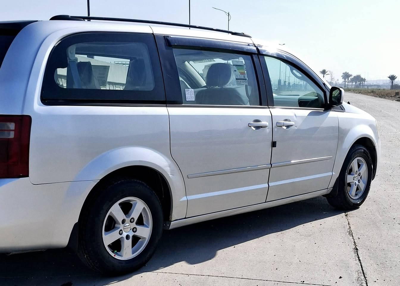 السلام عليكم دوج كرفان ٢٠٠٨ وارد أمريكي مكينه ٣٣٠٠  السياره بدون حادث بدون تبديل داخله كلين بيهه صبغ بالعراق مكانات ابيع حزام السياره بسمي رقم بغداد انكليزي ماشيه ١٥٠ الف فول مواصفات عدا الابواب ميكانيك ثلاث قطع تبريد سبعه راكب جام سته كهرباء كشنات بلع كشن السايق كهرباء كير مكينه مكفولات صدر أمامي وخلفي نضيف تخم تاير تبريد تتدفة شغاله السعر (   ١٠٥  ) بيهه مجال الاتصال   *********** مكان بغداد
