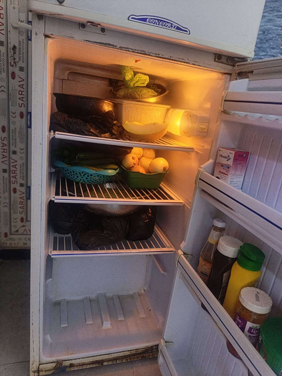 #للبيع
  ثلاجه حجم وسط  تجميد فول تجي تشوف بعينك ب 125
مكان الحر الرشديه يم اسواق علي العامري
باقي تفاصيل خاص ***********
