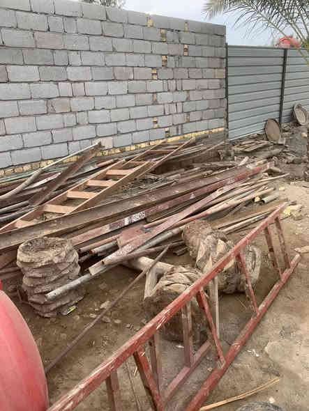 سلام عليكم بواري حيديد ثقيل شيلمان زوايه حديد ثقيل الطول 6متر 5متر للبيع حسب النتفاق تجي شوف ونتعامل مكان بين الكرمه والطار رقم وتساب تصال ***********
