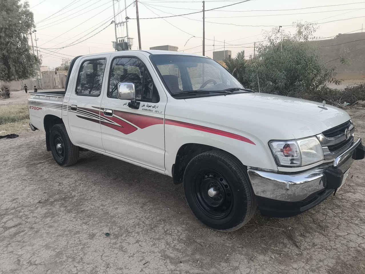 السلام عليكم اخوان سياره للبيع موديل 2003سياره جديده تبريد شغال حداديه جديده سياره جاهزه من كل شيء السعر118وبيه مجال العنوان الديوانية عفك ***********
