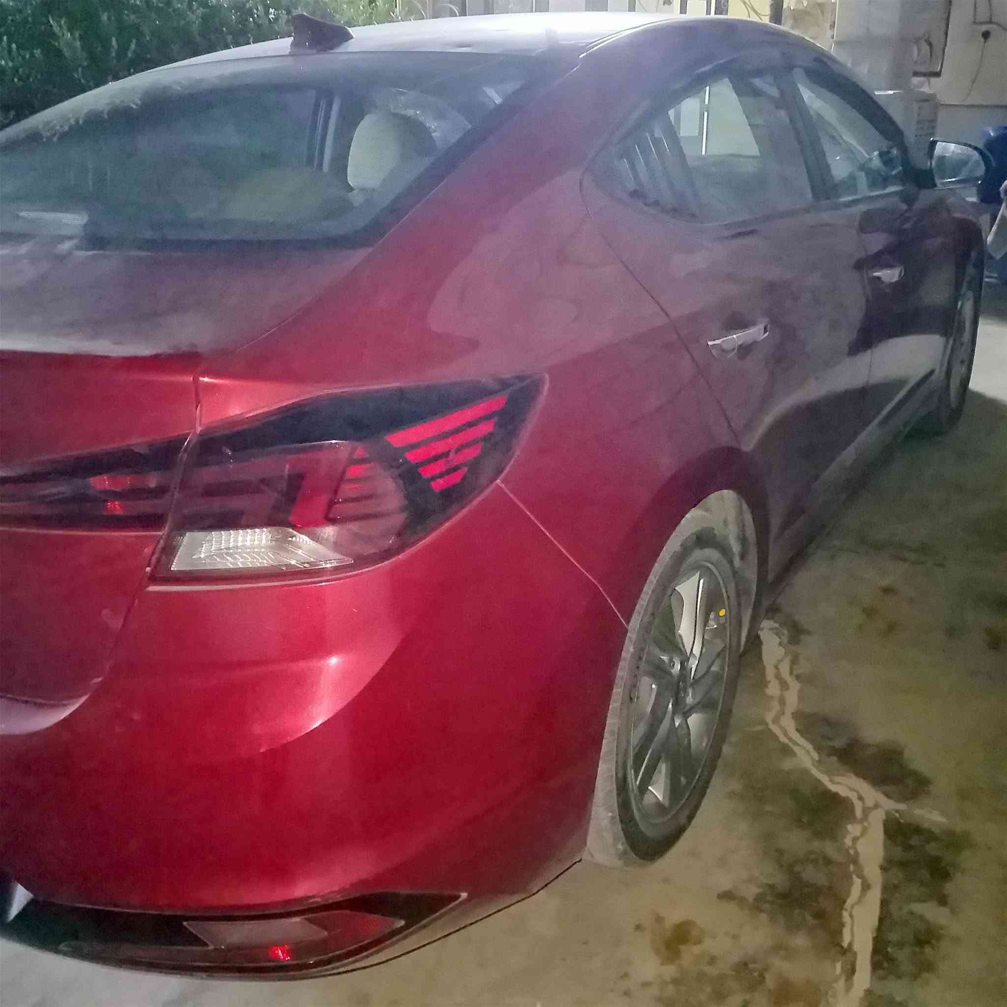 السلام عليكم ورحمه الله وبركاته النترا 20وارد امريكي حادث جاملغ وبنيد بيها رصعات بلقمارة شوية  بلبنيد سيارة جاهزة حلوة مكينة كير AT بدون دواخل بيها طخطخات شوية  رقم بغداد مكان السيارة بغداد بسماية ب١٠٥وبيها مجال ***********
