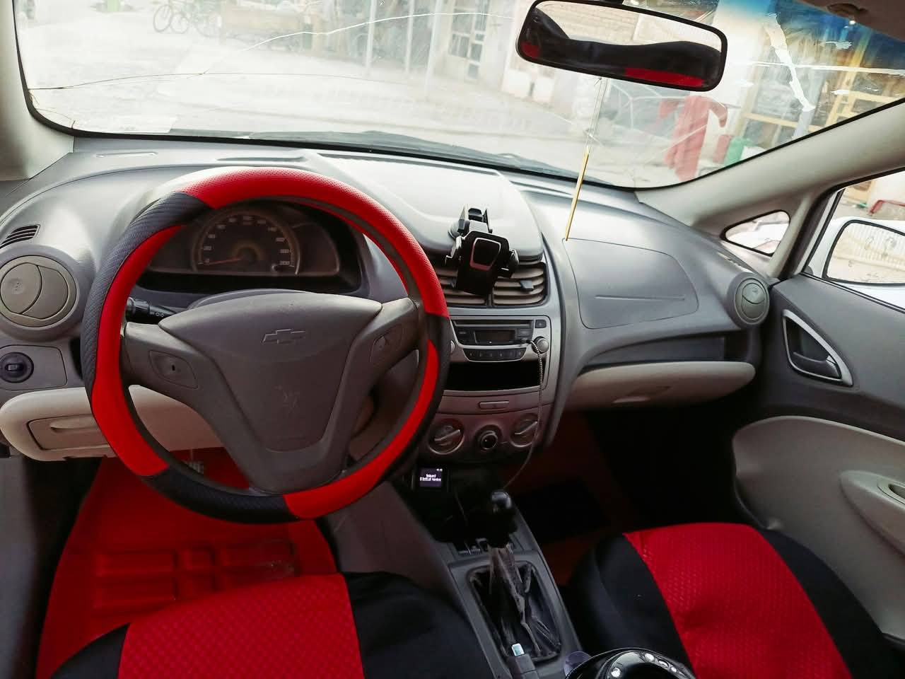 السلام عليكم شوفرليت سايل موديل2012 سنويه ل26 سياره جاهزه ونضيفه دخم تاير حداديه تبريد تتفئه كهربائيات كله شغاله مبدل بيه صندوك فقط بيه ضربه موضحه بالصوره راجعه ع لبلاد سعر 52 بيه مجال حك الجيه للأستفسار ***********
