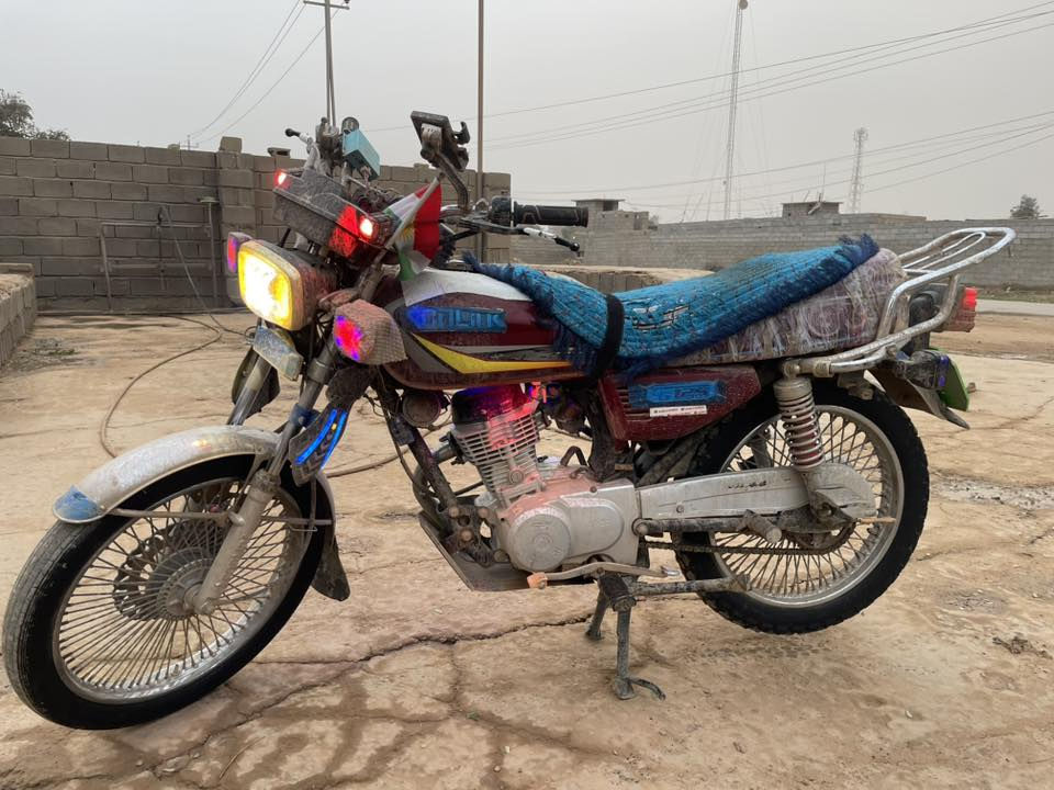 السلام عليكم 
سولنك ٢٣ بلاد ممفتوح بعد جديد ماب كل نقص فقط دشلي السرعه والصينية الجوه ضلت طلع صوت وذبيتهة دراجه كلهة شغالة  مكاني شهربان رايده ب٦٠٠ هاذة رقمي ***********  واذا معاجبك لاتعلق
