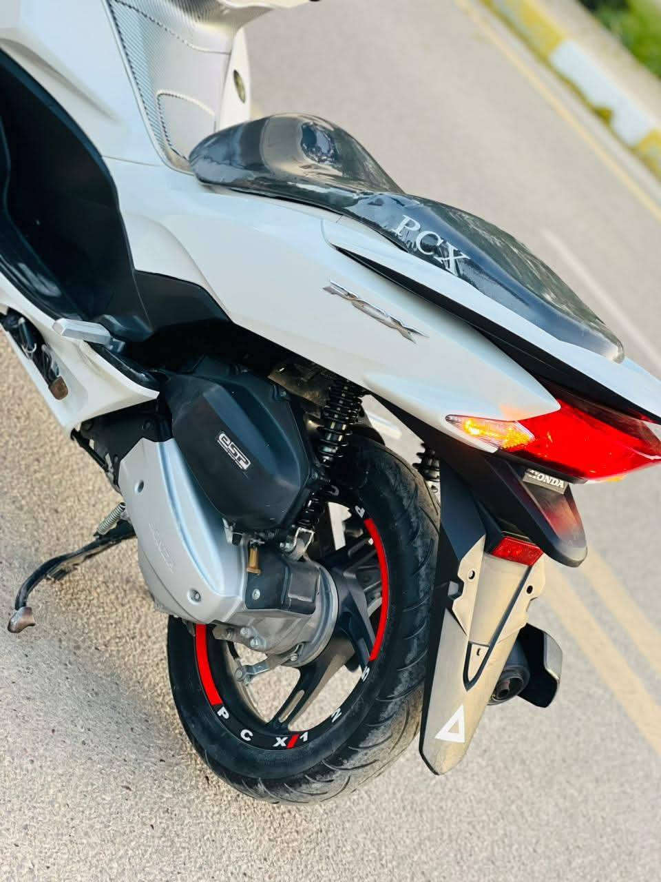 سلام عليكم....
دراجة (PSX) جيل (2) ياباني🇯🇵 رمبة🛵للبيع  ماشية 24
دراجة شلعه معدل كهربائيات كلهه شغاله 
دراجة جديده  بلادية
أي نقص مابيهة
مكينه 125cc
العنوان بابل المسيب سدهالهندية 
 الرقم 📞 ***********
