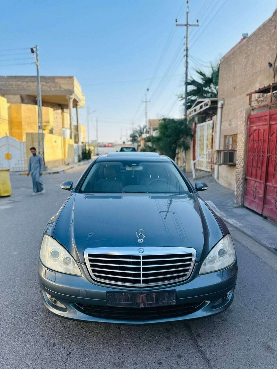 السلام عليكم.  دخول جديد. مارسيدس. 
جحم 550s. مديل 2008. كفاله عامه. 
ضربه وصبغ وكص وانتربول. فول 1ع 1. عنوان بصره. السعر. 85. هاتف ***********.   🥰. *********** البصرة, العراق
