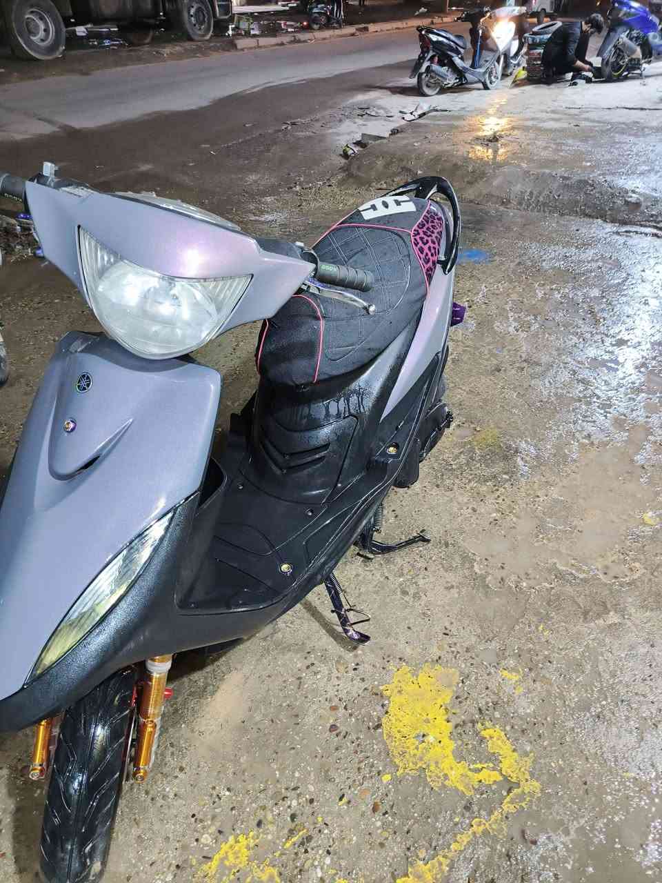 السلام عليكم ورحمة الله
للبيع دراجه ماكس عدله 120
دراجه ناقصه بس سايق 
بلاديه كل نقص مابيه 
جيب فيتر وياك وتعال افحص 
كلشي شغال بيه اشاير كلوبات هندر سلف 
عنواني بغداد الشعله 
رقم للتواصل ***********
السعرر ب600 ألف
