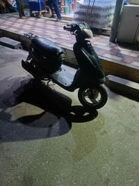 السعر 300 وبيها مجال الاتصال على رقم 07807420130