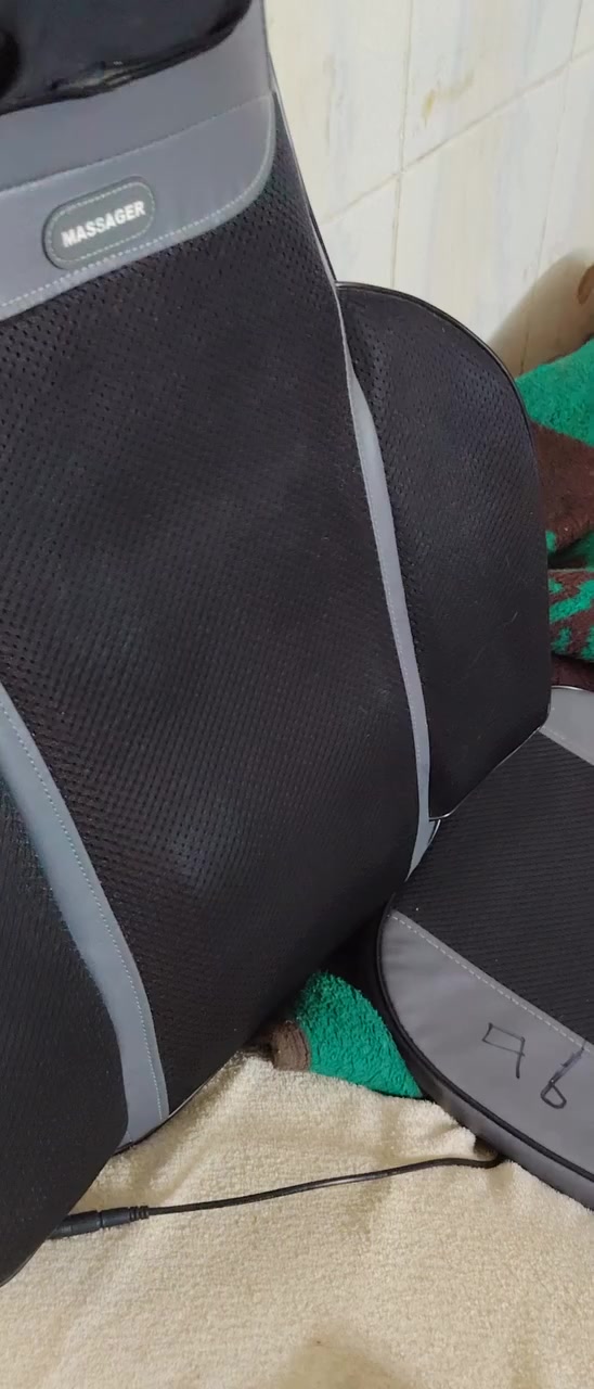 السلام عليكم شباب..
جهاز تدليك على شكل كرسي 
يصير للسياره..بس حور اله شاحنه لان هوه كهربائي 
 ولليلعب كيمنك ولكلشي يرهم.... 
السعر 45 مع التوصيل قفل


**إذا كنت صاحب هذا الإعلان وتريد حذفه لأي سبب، رجاءا أرسل رسالة إلى الدعم الفني**