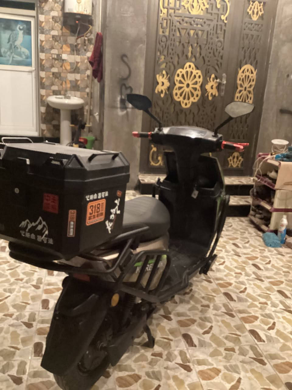 سلام عليكم ماطور شحن للبيع موديل 2026 كوري بعدة جديد فول مواصفات أربع سرع شاشة ديجيتل مرايات هورن نشرات لايت زنون عالي ناصي لون مميز دبل أشاير بلوتوث فول مواصفات الماطور جديد بعدة تايرات جدد كامل مكمل البطاريات على الفحص السعر 675وبي مجال كلش قليل المكان الأنبار الرمادي الرقم ***********
