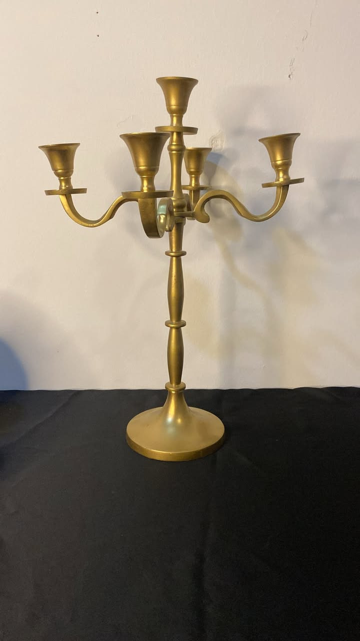 مجموعة من الشمعدانات النحاس للاستفسار والتواصل ع الخاص


**إذا كنت صاحب هذا الإعلان وتريد حذفه لأي سبب، رجاءا أرسل رسالة إلى الدعم الفني**