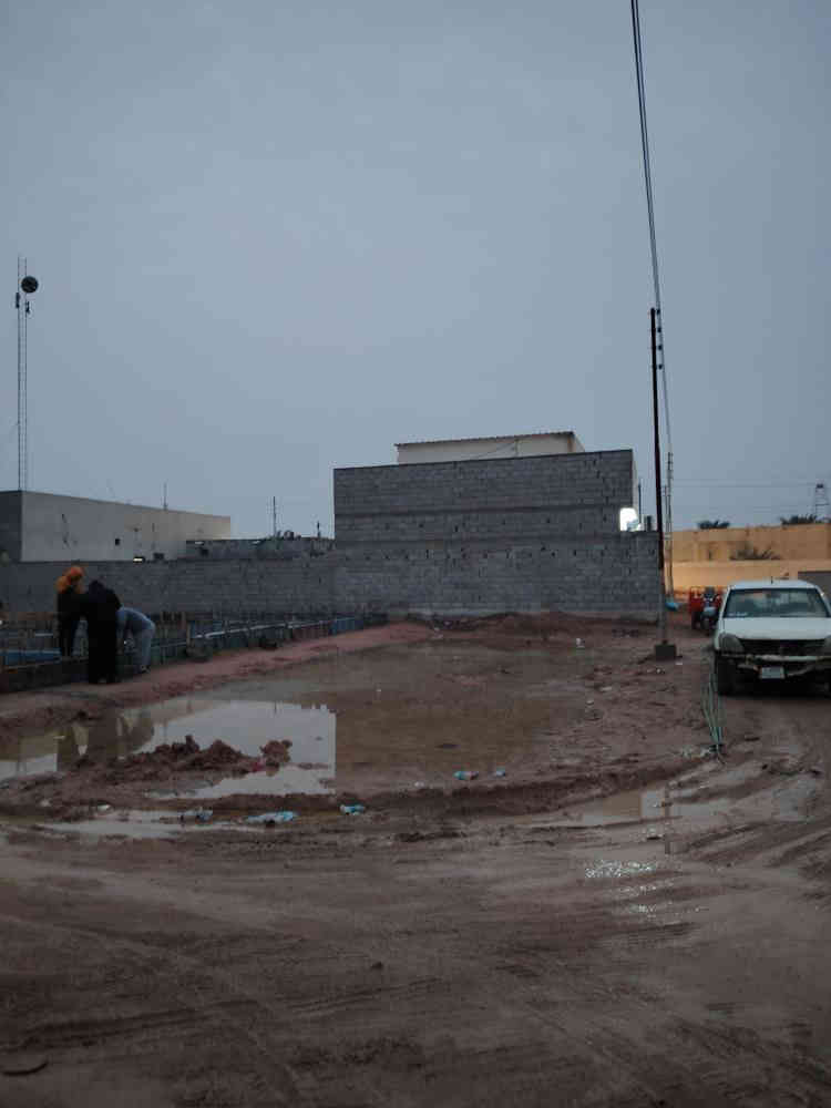 اسعد الله اوقاتكم احبتي بكل خير عن توفير قطعه ارض تبلغ المساحه ٢٠٠ متر ركن  في ابوالخصيب شارع ابوكوصره نوع العقار وقف سني مسجل بل أوقاف يتوفر جميع الخدمات
السعر ٢٠ وبيهه مجال للشراي 
الاستفسار اكثر الاتصال *********** يوجد واتساب البصرة, العراق
