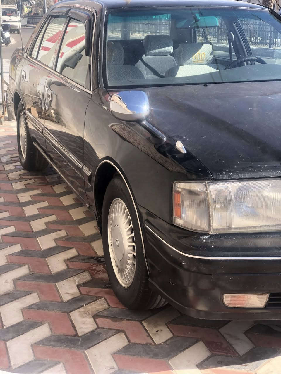 السلام عليكم راس الثور لون اسود رقم بصرة تحويل  مديل 98 مكفول گص ونقل جثة بيها مكانت صبغ مكينة گير وتبريد وحدادية خير من الله   سعرها 90 وبيها مجال وهذا رقمي بي واتساب ***********
