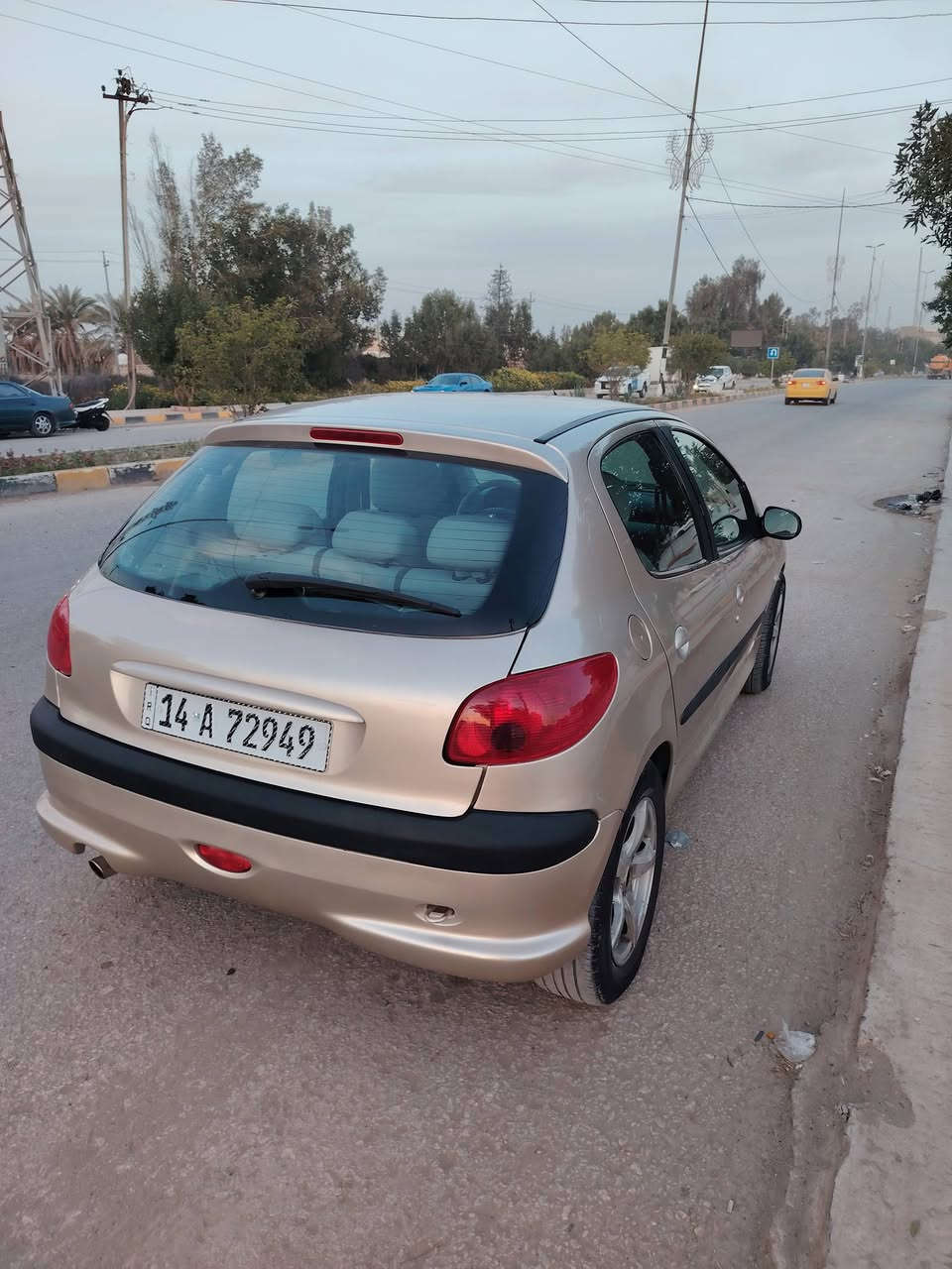 السلام عليكم من رخصت  الدمن المحترم بيجو فرنسي محرك1600محرك وكير بشرط مكفولات سياره مصبوغه عام جماليه  رقم نكليزي بسمي سياره مداور ثاني يوم علمن هزه جديده يعني اذا داور هسه ماتصعد هزه عنواني نجف ناحيت الحريه تفاصيل اكثر اتصال بل رقم سعره مناسب جدن ***********
