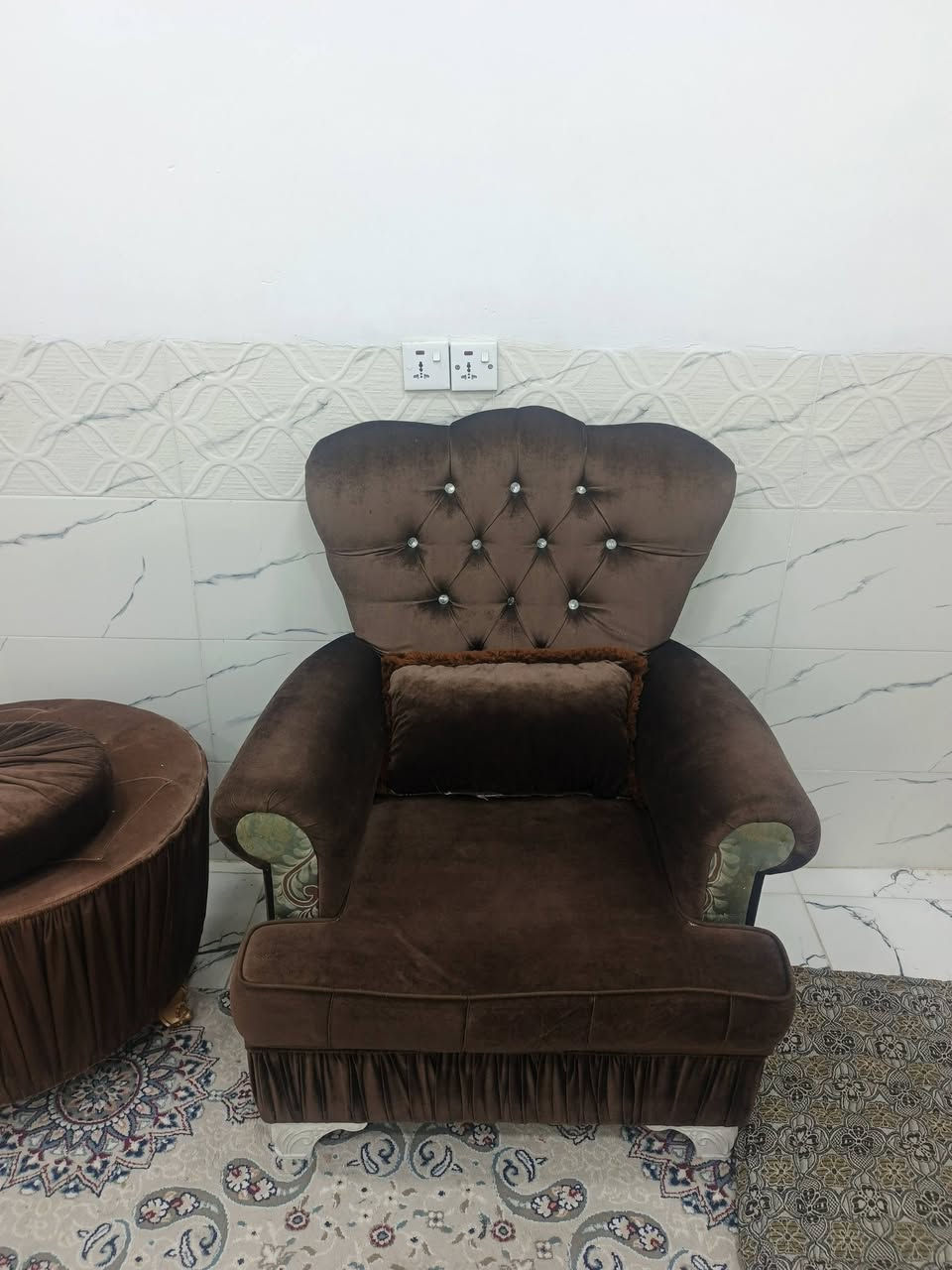 كرسي وطبلة للبيع 
***********
