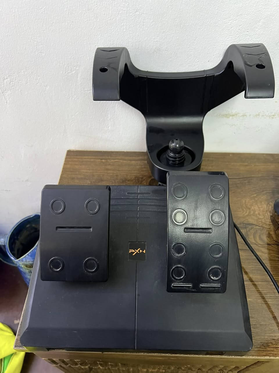 دركسون v3 pro للبيع الدركسون اشتريته اسبوع و و تركته بعد ما لعبت بي يعني اخو الجديد بس كارتونه ضايعه يشغل بلي 4 5 تواصل ***********
السعر :70 
المكان بغداد الكرخ العطيفيه
