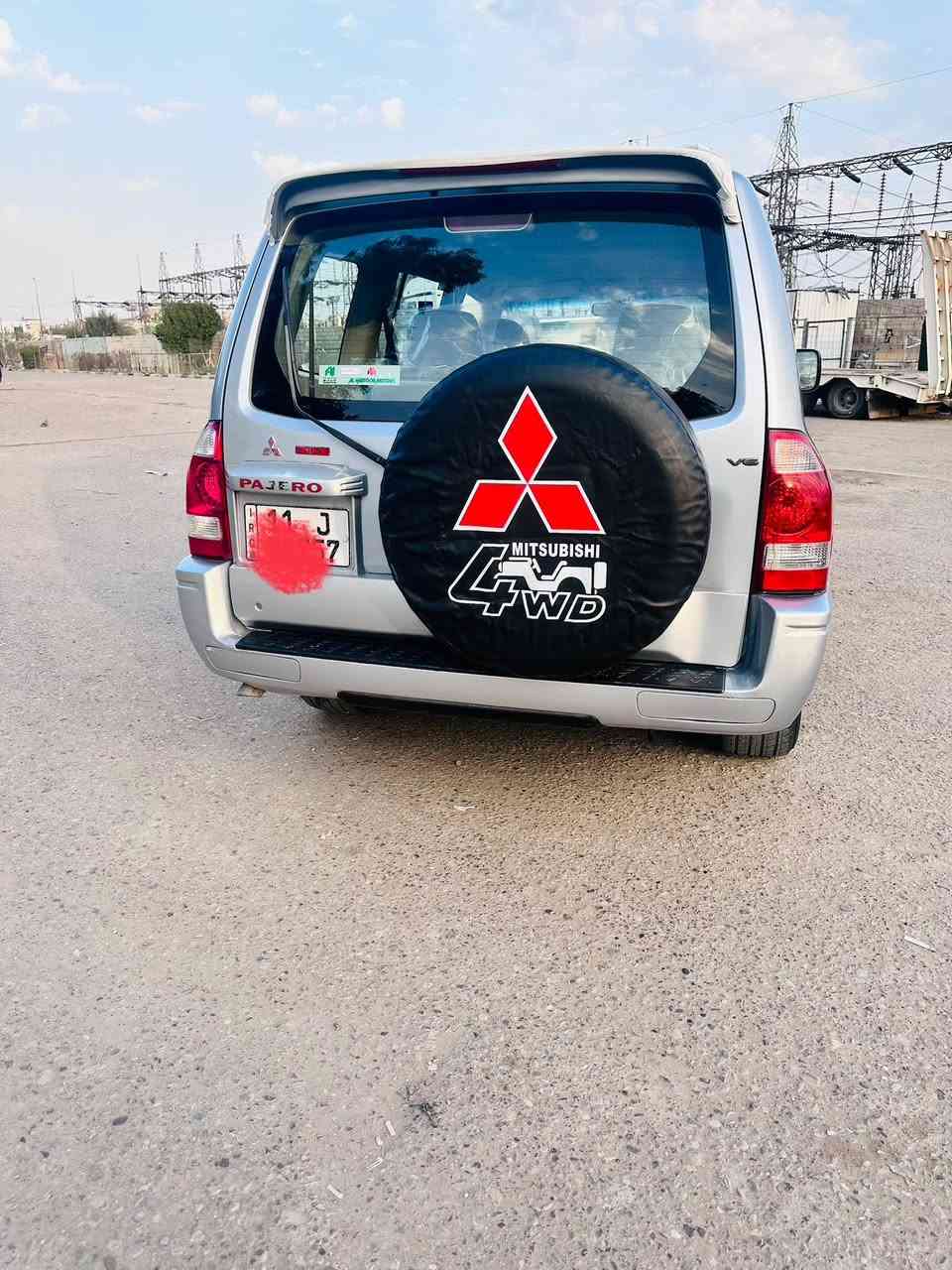 السلام عليكم 
باجيرو 2006 كفاله عامه من صبغ وضربه وتبديل وبارد 
محرك 6  سلندر 3000 مكفول من البخار والتنقيص والصوت وغير مفتوح 
گير مكفول تخم تاير جديد هس شادينه حداديه مكفوله جديدة كهربائيات كله شغاله تبريد ٣ قطع ثلج ٧ راكب  
سيارة جديدة وجاهزه من كلشي  مكان السياره بغداد رقم السياره بغداد الدولي الجديد وهزه جديدة 
 للتواصل ***********
