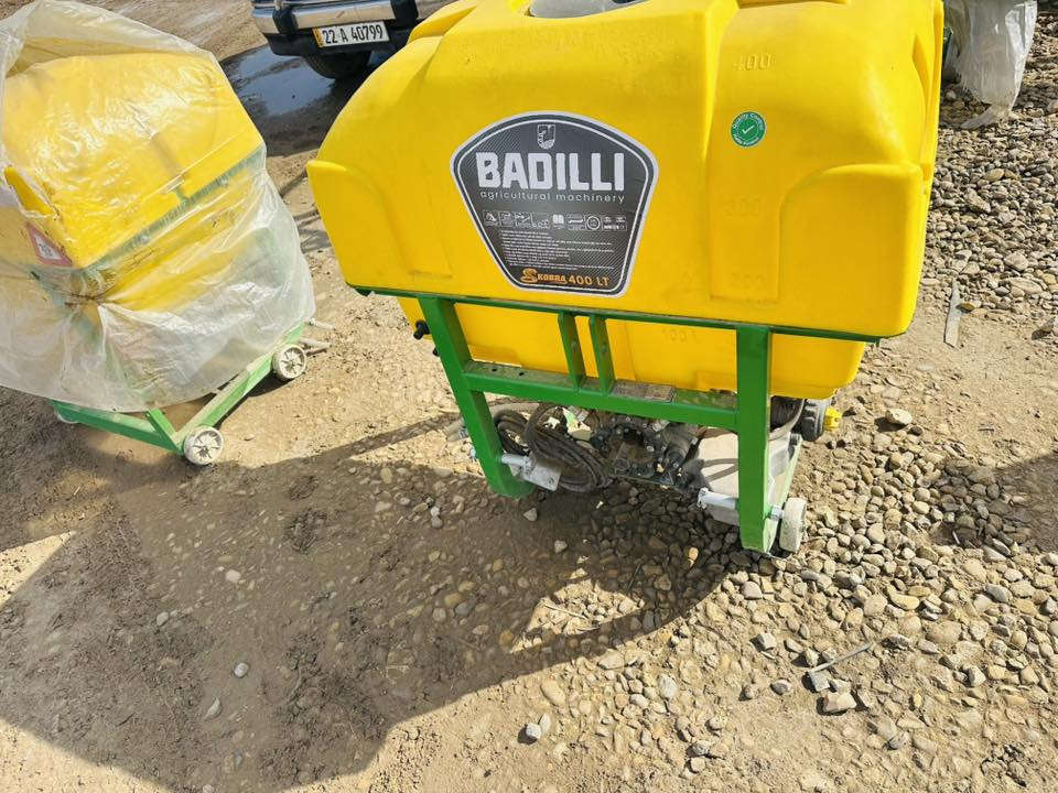 السلام عليكم للبيع مرشات تركيه جديد ومستخدام حجم (600) + حجم (400) لتر العنوان واسط الزبيديه للستفسار اتصل ***********
***********
