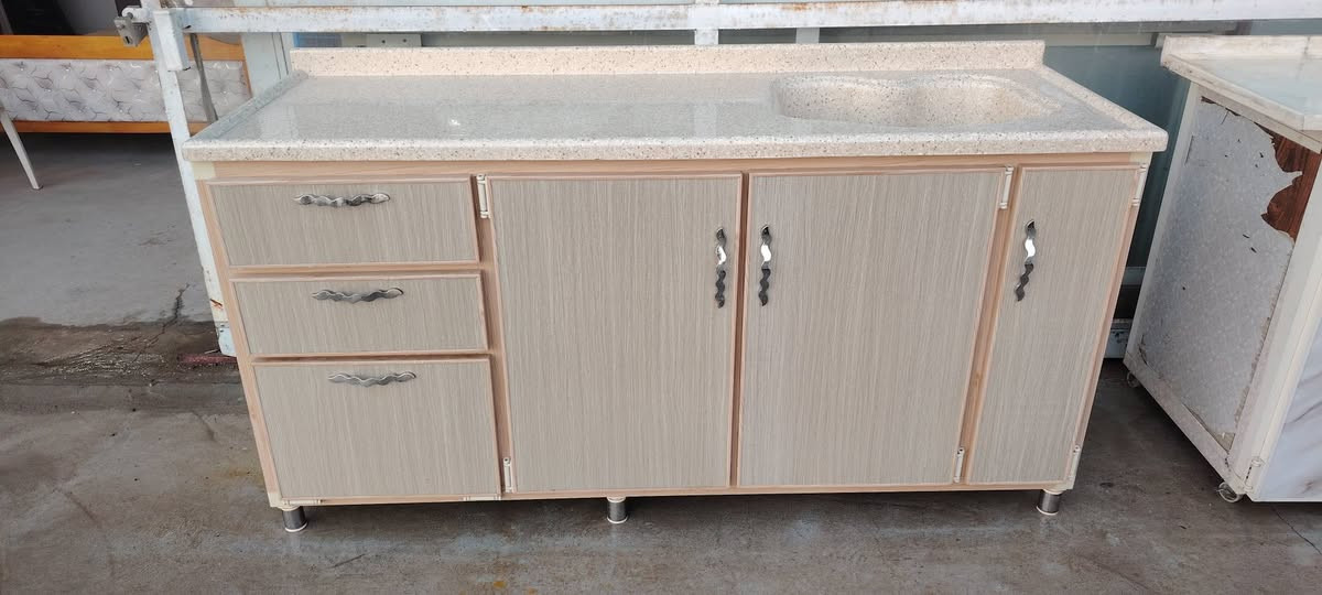 معرض حمزه
لبيع الاثاث المنزليه (مستعمله+جديد)
العنوان برطله سايدين اربيل مفرق باصخره 
للاستفسار الاتصال على الارقام: 
***********
***********
