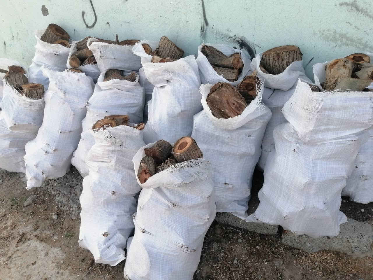 ***********
***********
