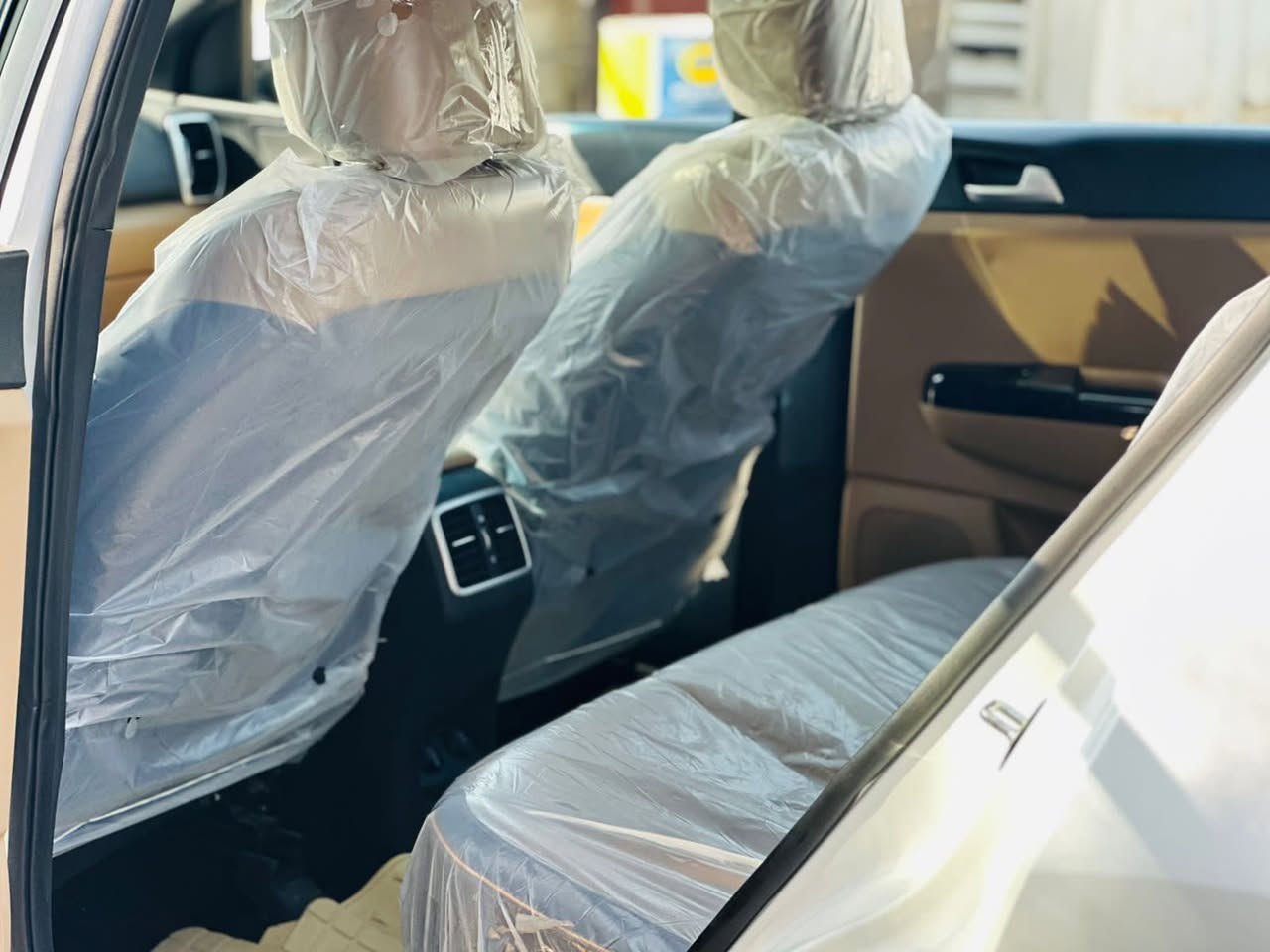 سبورتج 2017 
خليجي جيتي لاين اعلئ فئه
مواصفات فول 
بدون صبغ ولا بارد ماشيه77 k
موصفات اجيتي لاين معروف
جنطه كهرباء  
مري شفط
سايد بريك دكمه.  
كراسي 2 كهرباء.  
شفتات سرعه
حساس امامي خلفي كامره خلفيه
ابواب ترحيب   بصمه تشغيل ابواب بصمه.  شاشه تبريد 
رقم بغداد ومكانه بغداد المحمودية 
سعر 190 وبيه مجال قليل 
شراي ينتصل على راقم لين ماتواجد على نت 
***********
سبير مانازل بد
