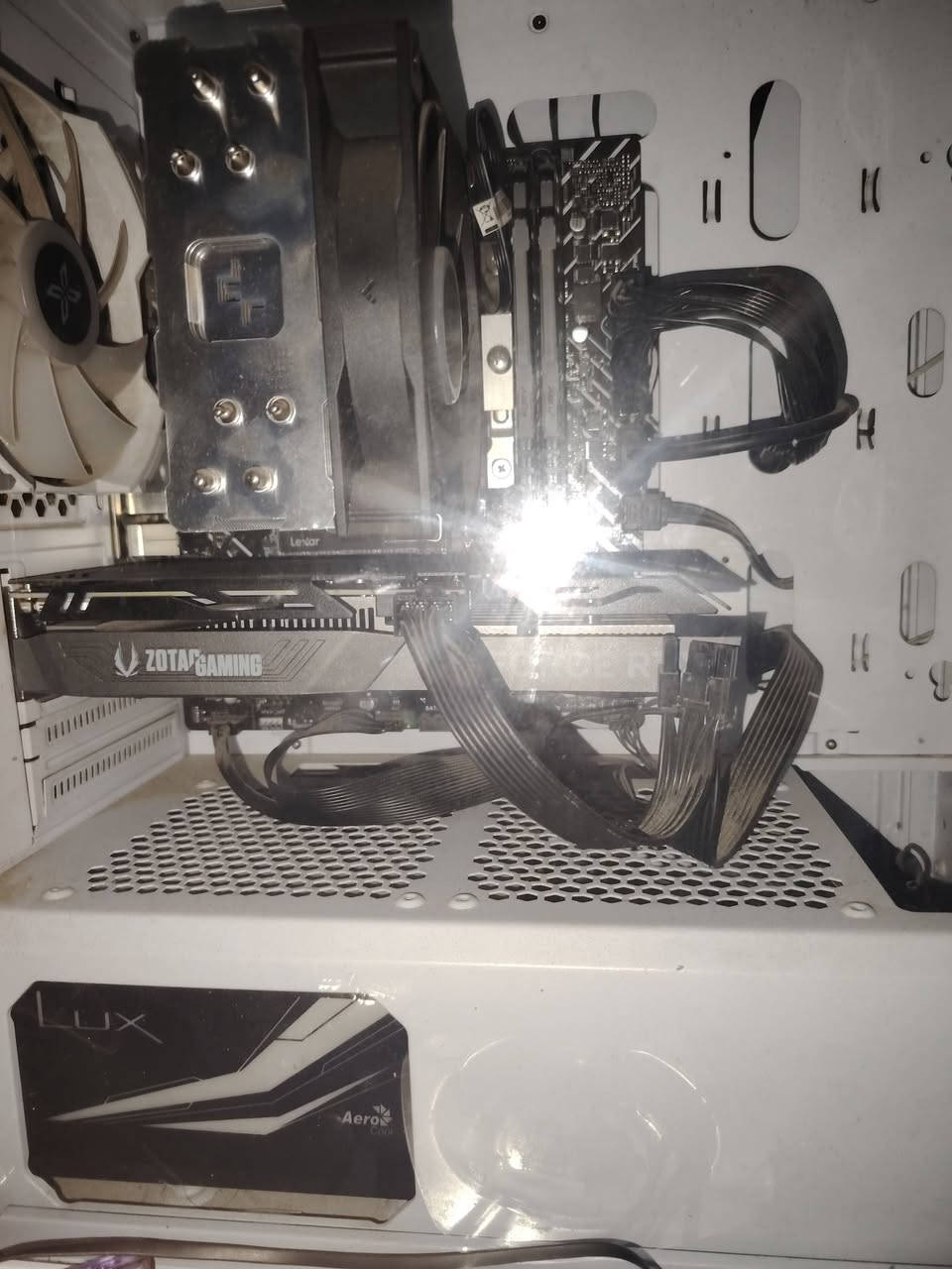 RTX 4060 8g
للبيع السعر 400 الف كارت حرارته 60  

مكاني بغداد حي اور ***********
***********
مستخدم 5 اشهر بدون كارتونه
