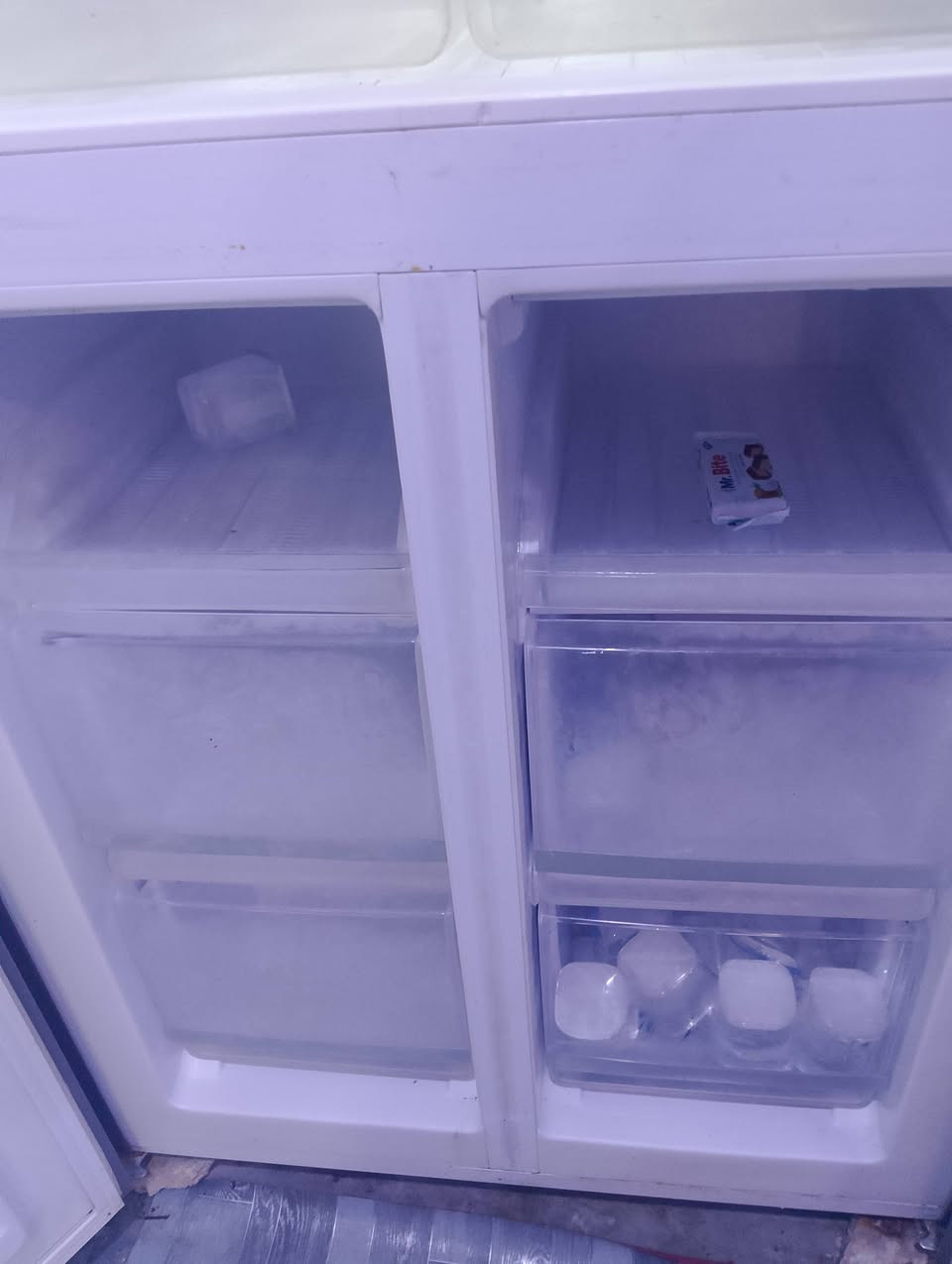 ثلاجه اربع بيبان نضيفه جدا بيبان الفواك 2 ثلاجه وجوه بيبان 2 مجمده العنوان كربلاء السعر 675


**إذا كنت صاحب هذا الإعلان وتريد حذفه لأي سبب، رجاءا أرسل رسالة إلى الدعم الفني**