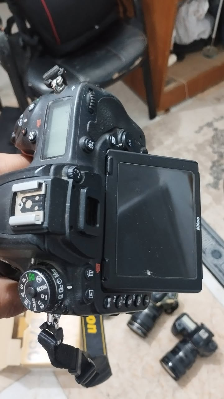 كامرات للبيع 750d نيكون
كانون 5d بيه نفص زر التشغيل

نيكون 610d بيه عطل عدسه و الفوتو غراف بس فيديو

ابيعهم شلع ***********
