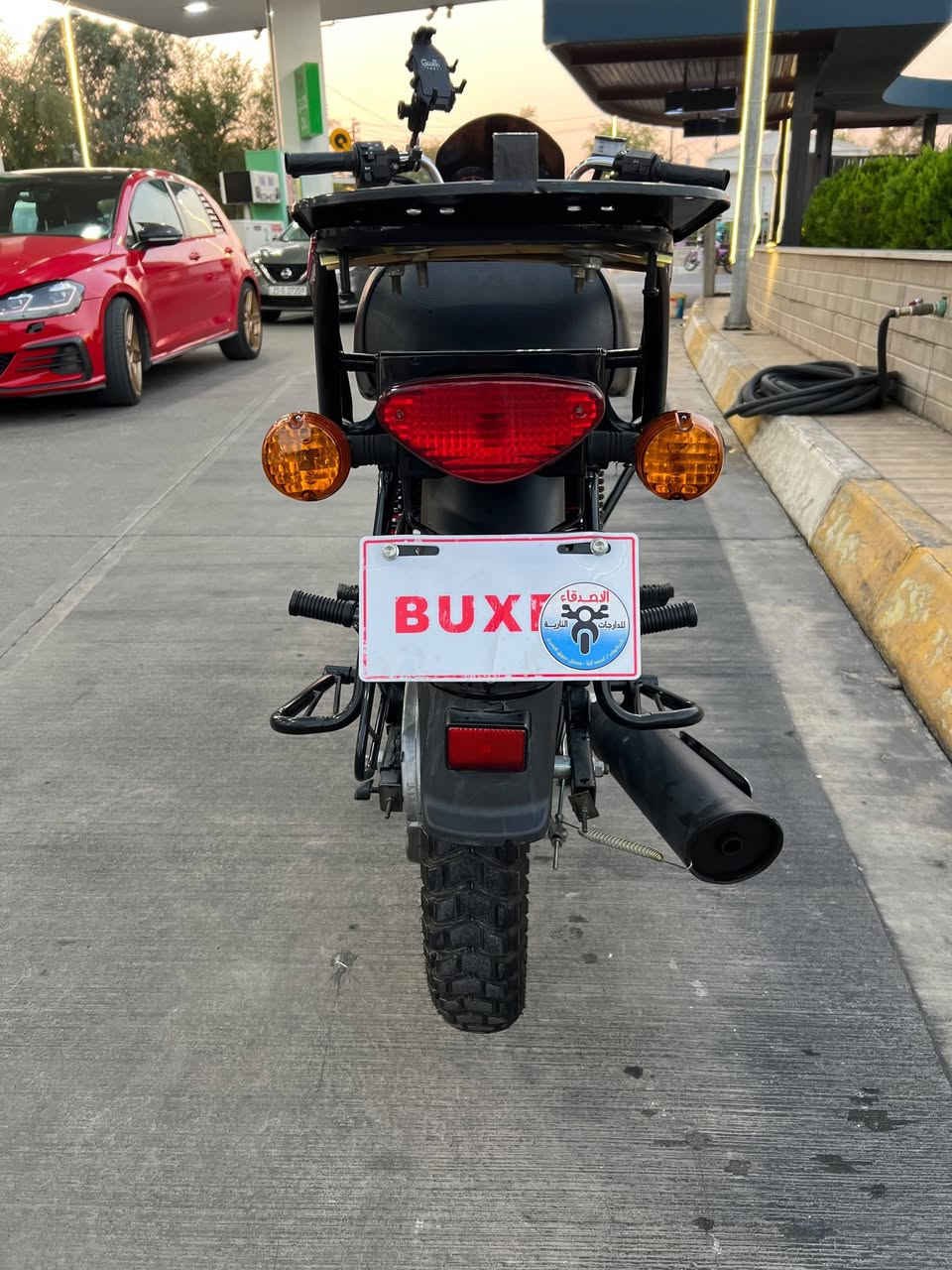 دراجه بوكسر للبيع مكفول من التأير لل تاير شرط موديل 2026 السعر 950 وبيها مجال رقم الموبايل ***********
