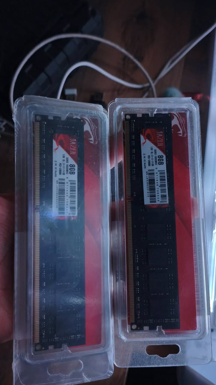 R5 2600 30الف 
Ram 8*2 1600 20الف ddr3


**إذا كنت صاحب هذا الإعلان وتريد حذفه لأي سبب، رجاءا أرسل رسالة إلى الدعم الفني**