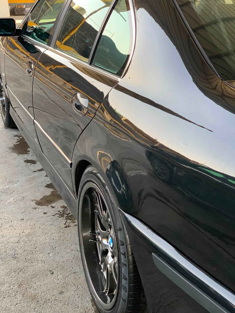 BMW سەقەڕ
مۆدیل2001
فول مواصفات 
مەكینە 528
لێدراوێكی پێشی لای سەكنی هەیە هەموو شتێكی بە شەرت
سعر85$
***********
***********
