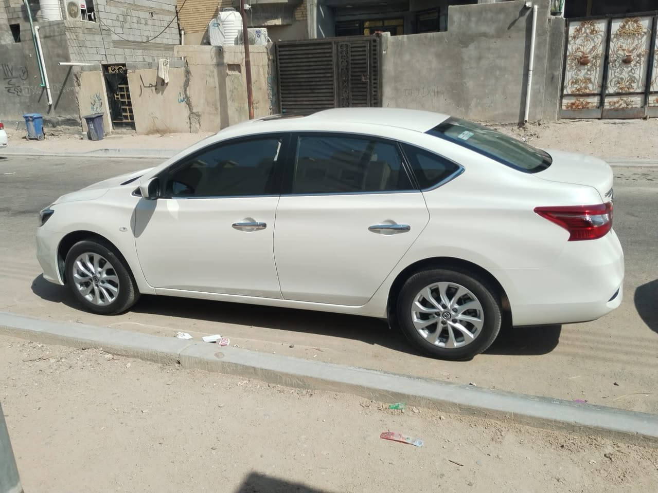 السلام عليكم اخوان نيسان سنترا موديل 25 سياره كفاله عامه كلش فول مواصفات فتحه تحكم دواخل لونين رقم  أربيل شمالي تحويل او وكاله ماشيه 18 الف مكاني البصره ***********.  السعر 130 وبيه مجال   
خوان أنا مكلف بل النشر
