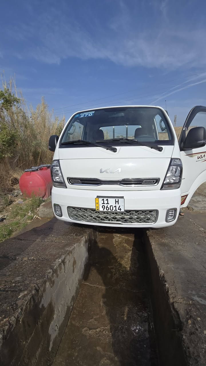 السلام عليكم للبيع كيا حمل مكفول كفاله عامه رقم بغداد انكليزي موديل 2024 تريد تحويل تريد وكاله السياره جديده مكان السياره واسط قضاء الصويره الهاتف/***********/السعر 160 وبيه مجال
