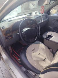 ريو ٢٠٠١ • محرك ١٨٠٠ • بدون حادث