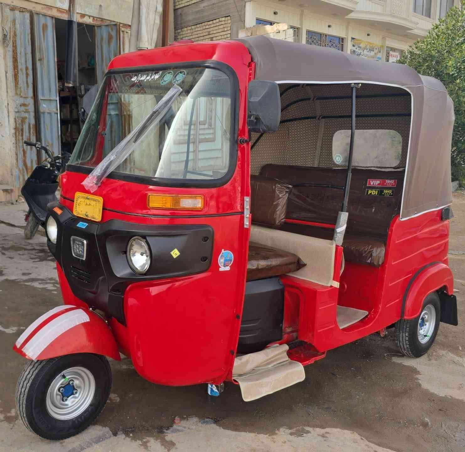 تكتك بجاج مديل 18 شهر 12 رقم وسنويه انكليزي تكتك حلوه وجديده تراي مال زيرو اتصال فقط مكلف بل النشر *********** السعر قفل4/ 700🌹مليون  مكاني كربلاء✈️
