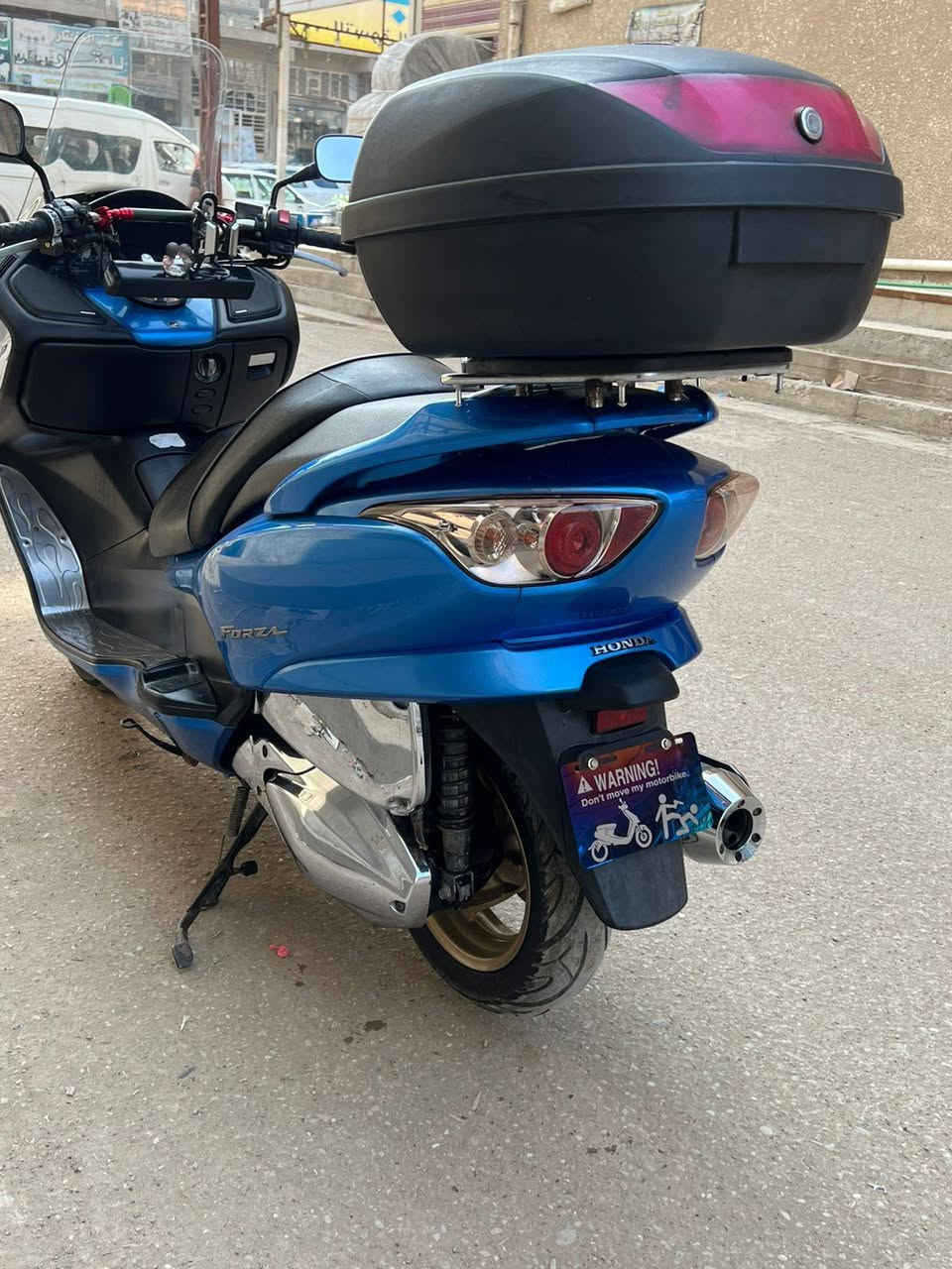 السلام عليكم اخوتي الطيبين دراجه فورزه 0/9 كرستال الون البحري دراجه فول مواصفات 7كير  4 تحويلات ويل ذهبي جامه طويله بلاد
جنطه اصليه حاضن اكواب امبيثري ماشيه 20 الف عدد بصمه 2
عدد سويج طوارئ 2 سويج جنطه 2  إخوتي الطيبين دراجه وكاله 
وكفالة عامه شرط الفحص مكاني بغداد الاستفسار عله الرقم ***********
